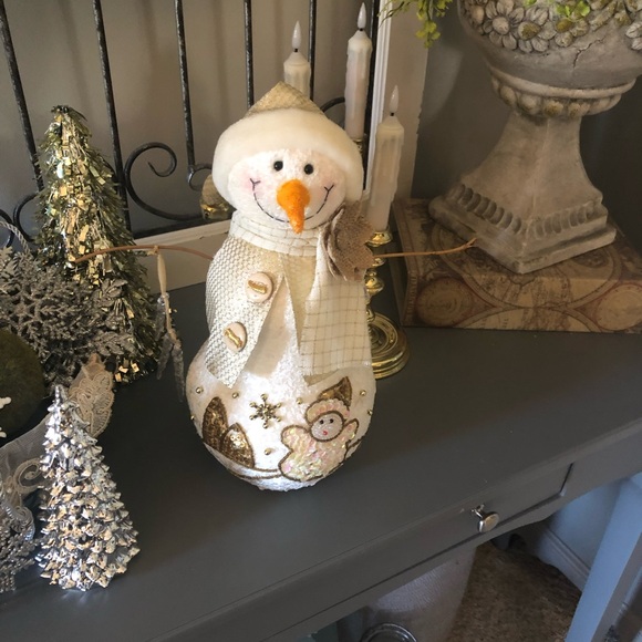 Blinged out Snowman with lots of attitude ⛄️ - Picture 1 of 9